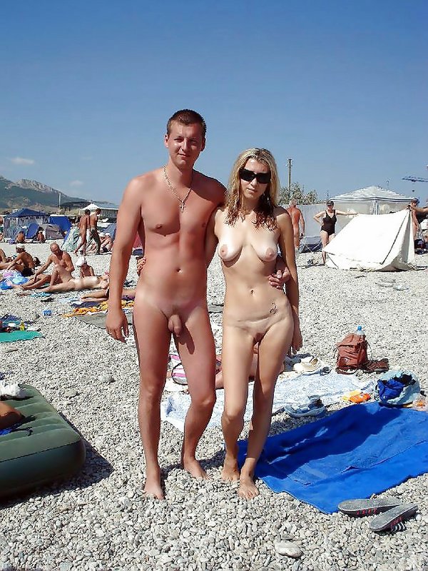 eating at the nude beach
