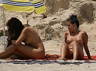 Photo nude girl nude beach